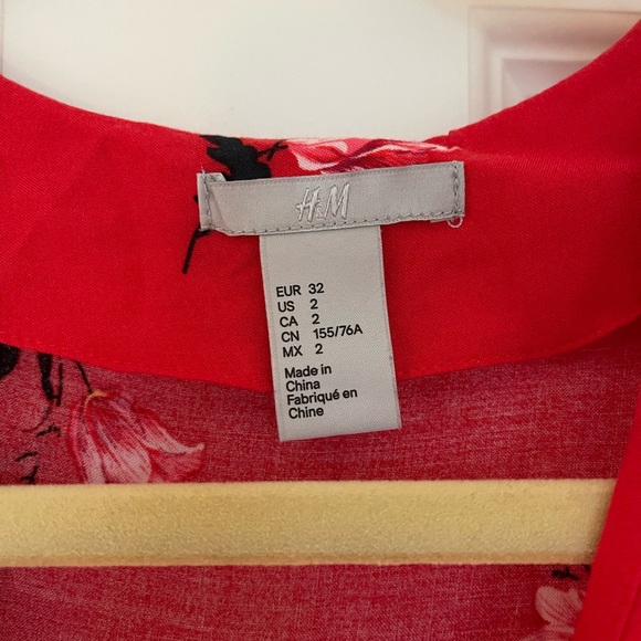 H&M red knee length midi floral dress - size 2 - Picture 7 of 7